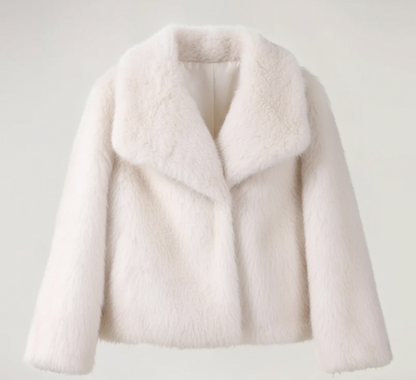 Kort chique jack van faux fur.